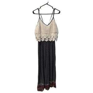 Women’s Lulumarie Jumpsuit. Size Medium